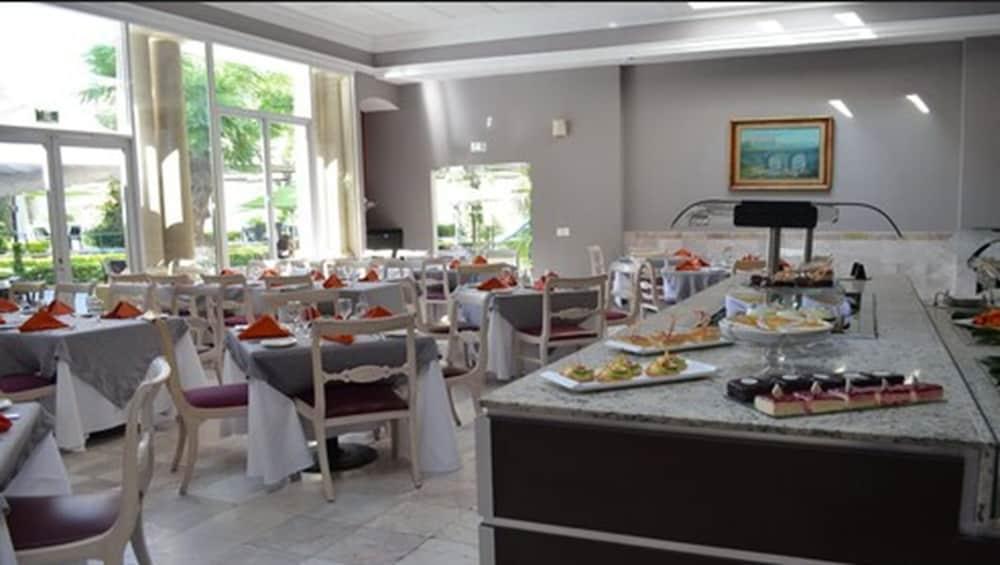 Plaza Camelinas 4* Querétaro