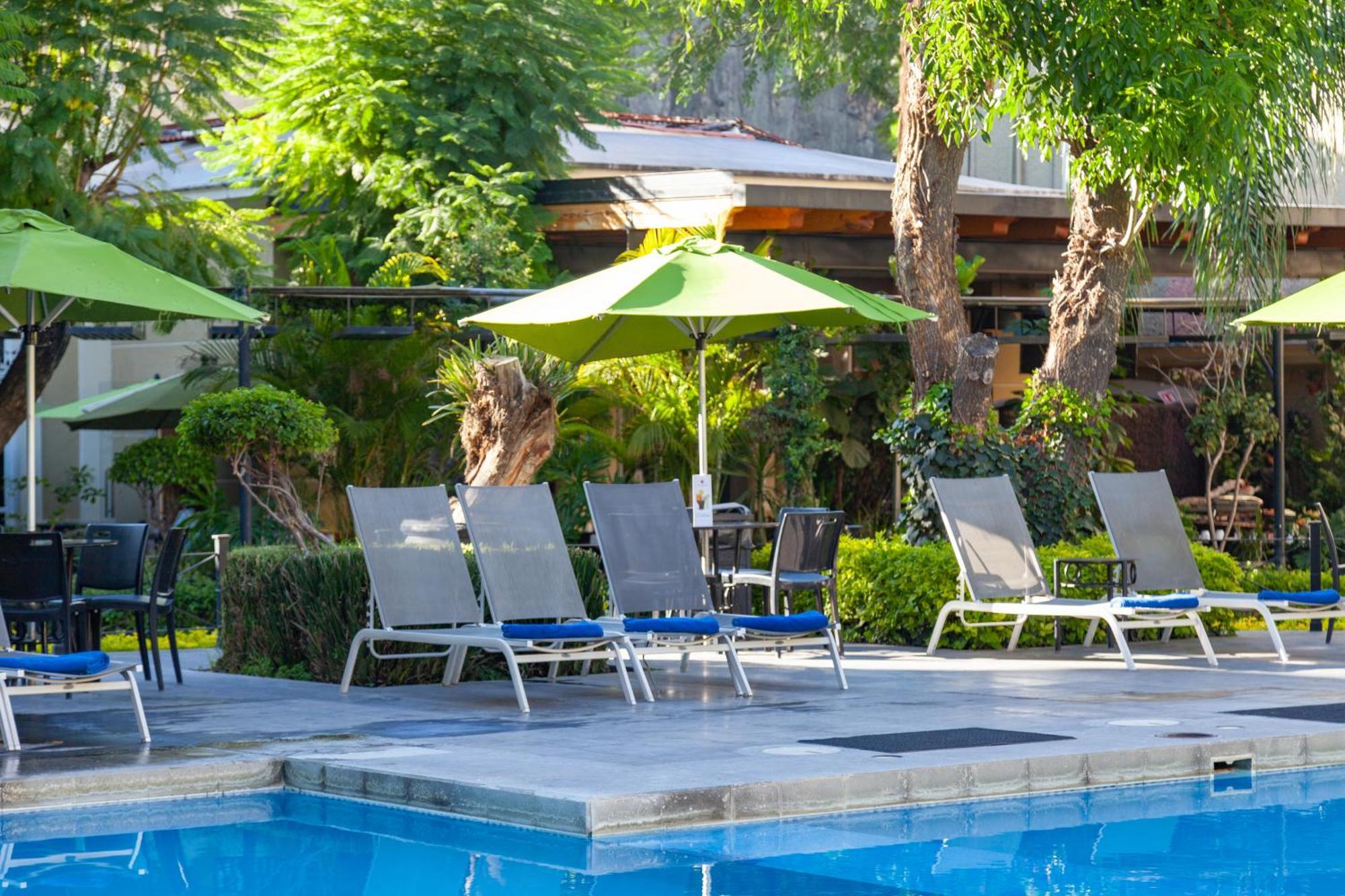 Hotel Plaza Camelinas Querétaro